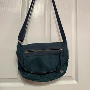 Lululemon festival bag